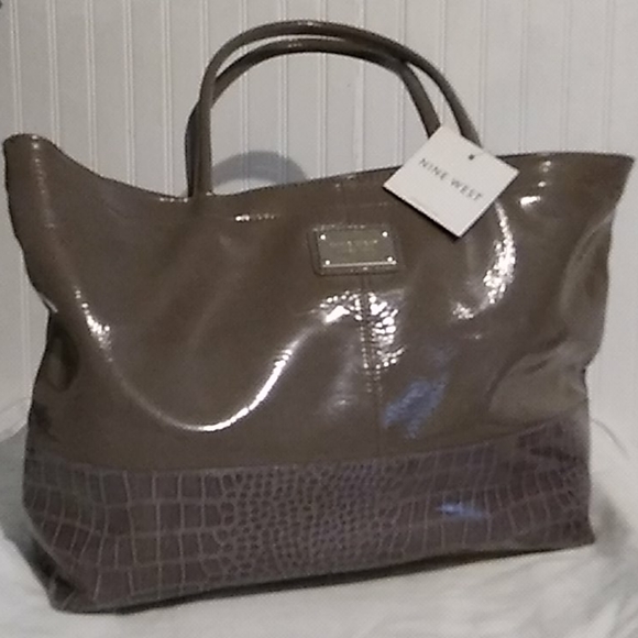 Nine West Handbags - FINAL SALE NWT Nine West Large Texture Block Tote